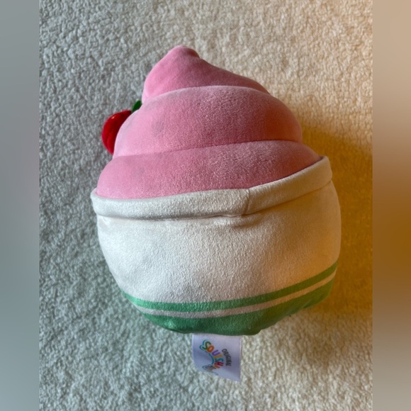 Squishmallows Angelica Pink Strawberry Yogurt Plush, small. Sprinkles Berries - Picture 4 of 5